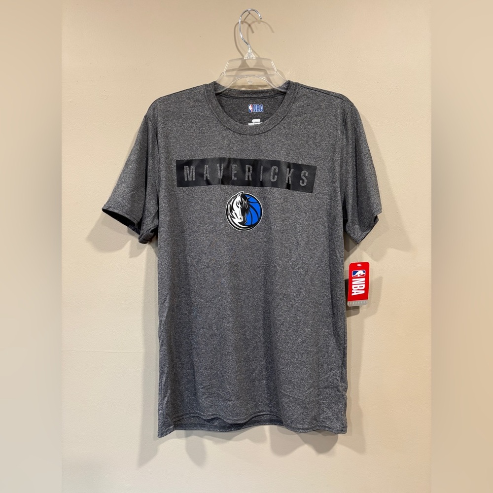 Mavericks T-Shirt Men’s Gray NBA Short Sleeve Crew Neck Size M